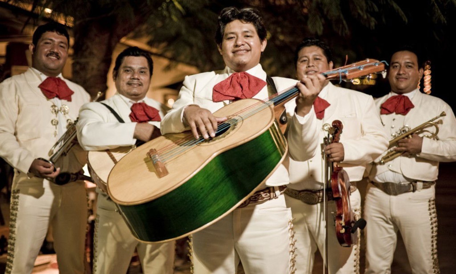 Mariachis en Chapinero: serenatas rápidas y profesionales.