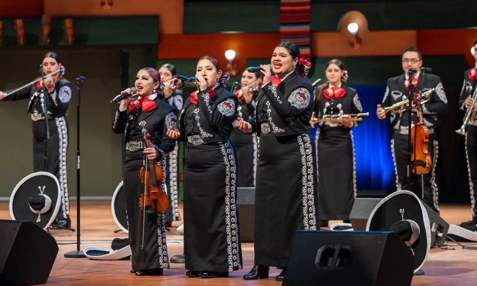 Serenatas en Bogotá: cómo organizar una sorpresa perfecta paso a paso