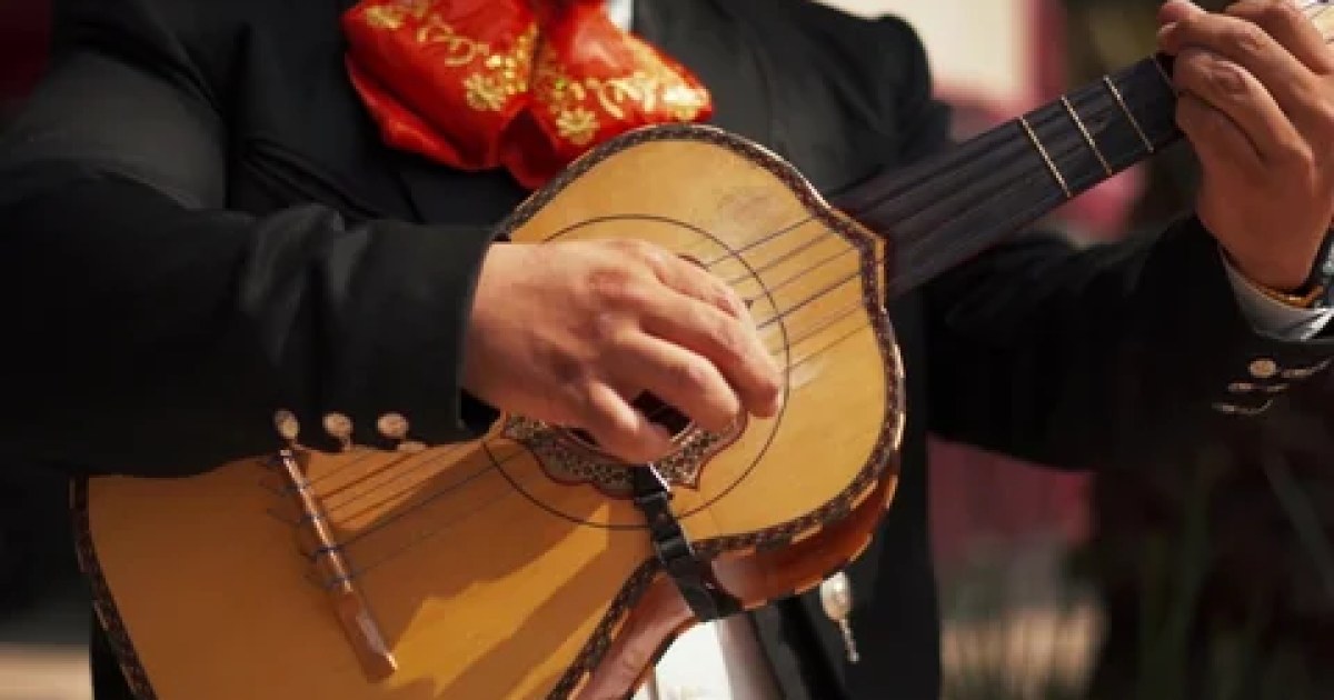 Serenatas románticas en Bogotá: ideas para sorprender a tu pareja