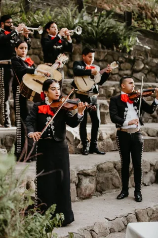Mariachi Estilo Mexicano – Festeja en Bogotá