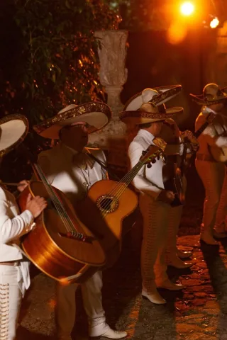 Mariachi Estilo Mexicano – Festeja en Bogotá
