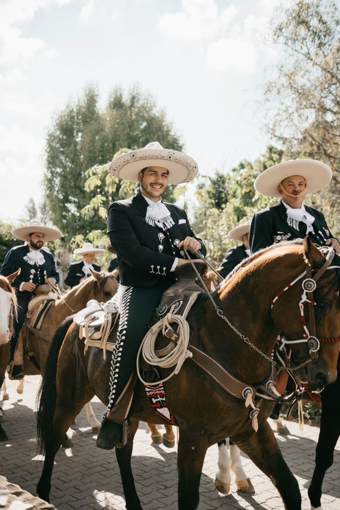 Mariachi Azteca Dorado – Serenatas en Cali